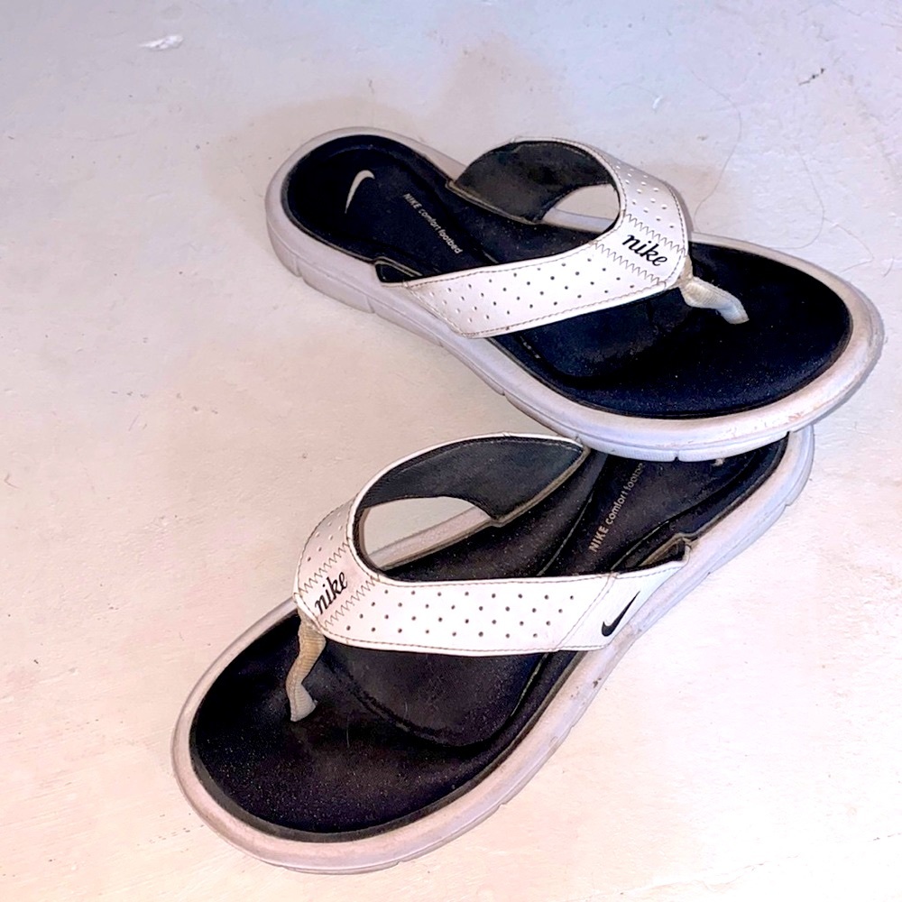 Nike | Sandals | Sliders